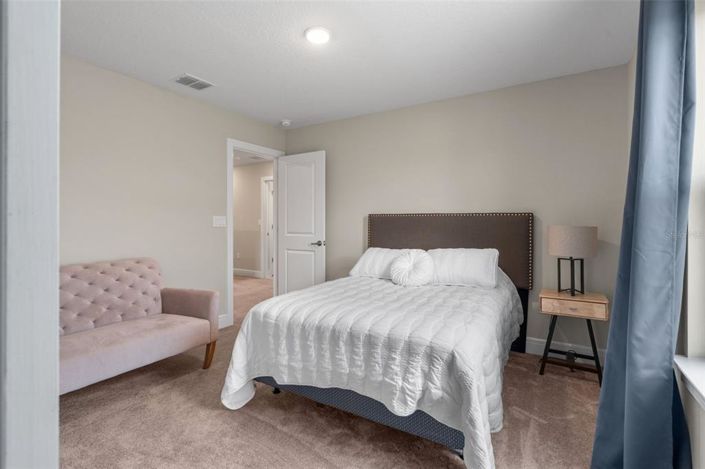 Image No.38-5 Bed House for sale