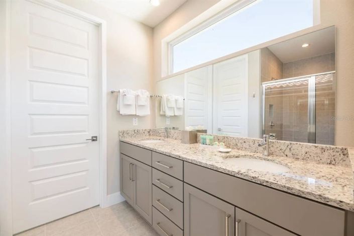 Image No.26-7 Bed House for sale