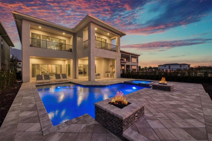 Image No.10-8 Bed House for sale