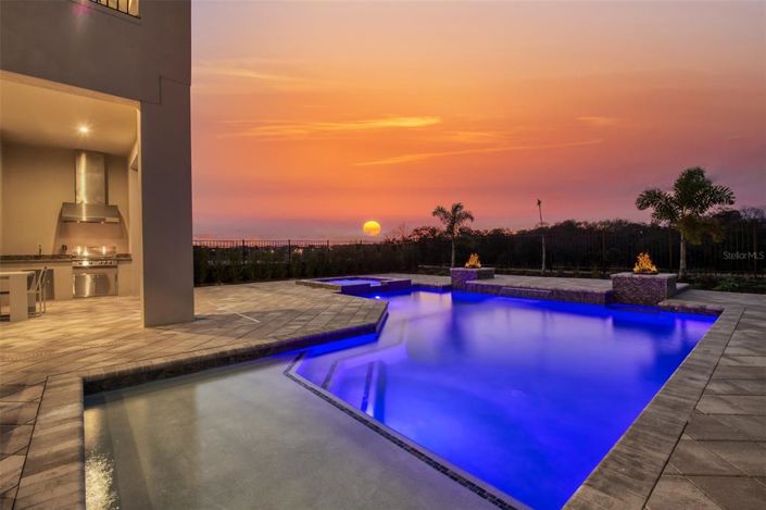 Image No.11-8 Bed House for sale