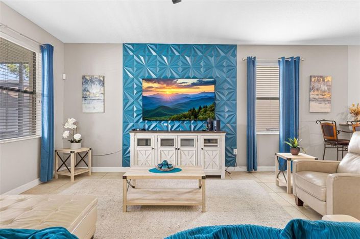 Image No.12-8 Bed House for sale