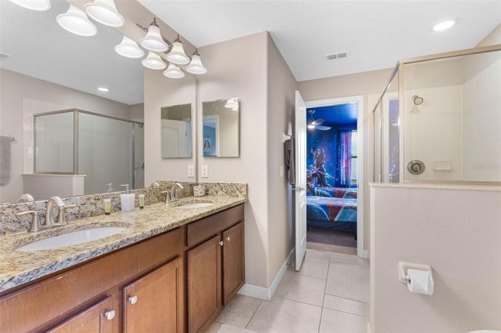 Image No.34-8 Bed House for sale