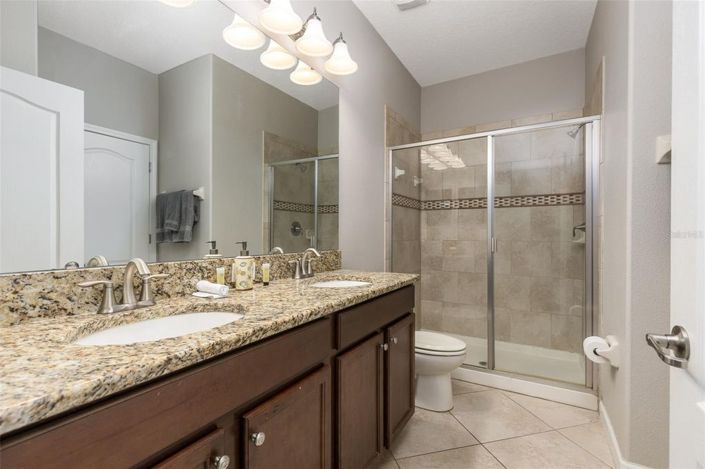 Image No.9-8 Bed House for sale