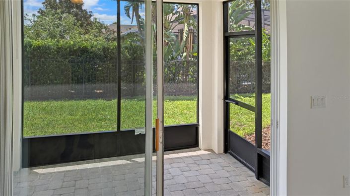 Image No.10-3 Bed House for sale