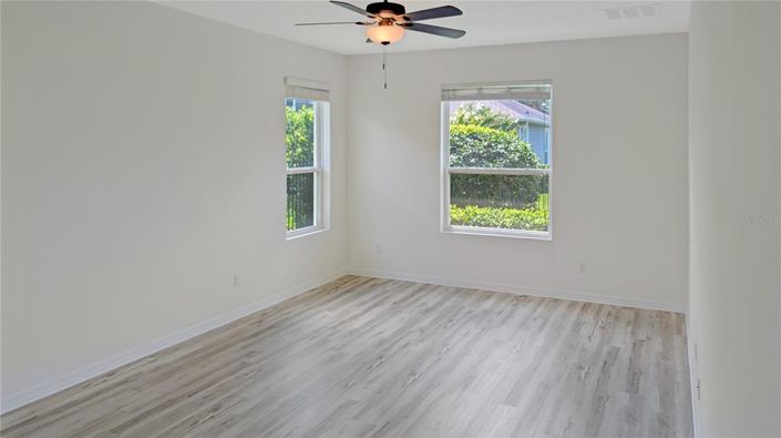 Image No.13-3 Bed House for sale