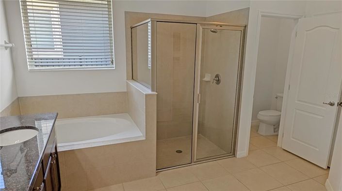 Image No.15-3 Bed House for sale