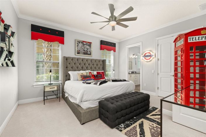 Image No.8-5 Bed House for sale