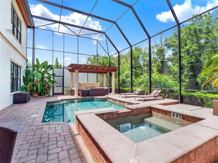 Image No.18-7 Bed House for sale