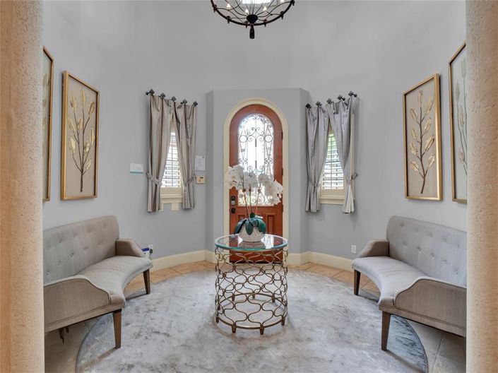 Image No.19-7 Bed House for sale