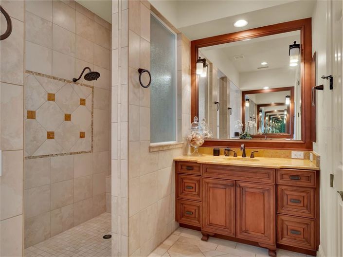 Image No.42-7 Bed House for sale