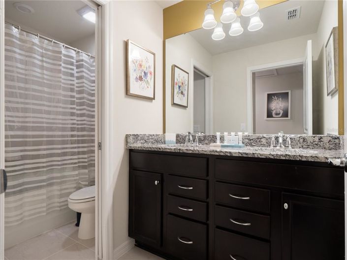 Image No.35-9 Bed House for sale