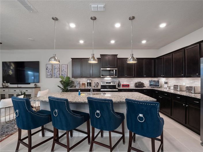 Image No.7-9 Bed House for sale