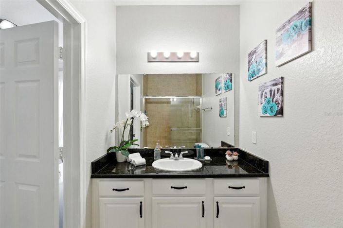 Image No.20-3 Bed Townhouse for sale