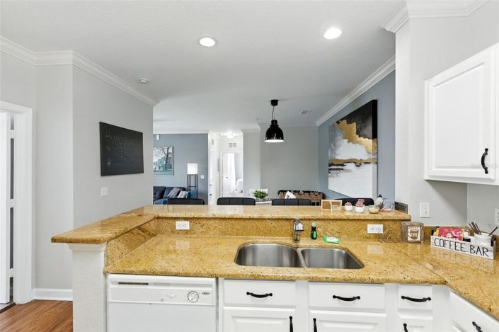 Image No.7-3 Bed Townhouse for sale