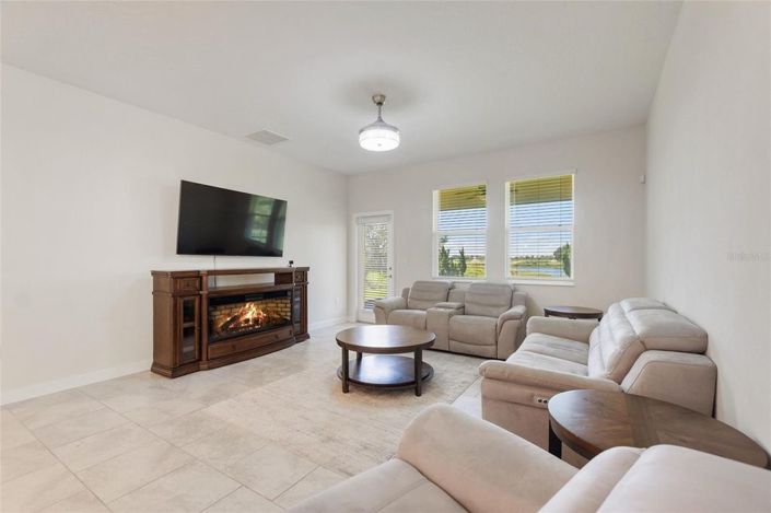 Image No.12-3 Bed House for sale