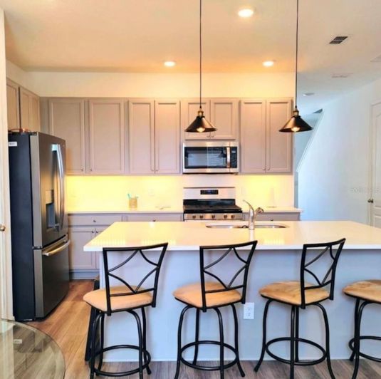 Image No.26-3 Bed Townhouse for sale