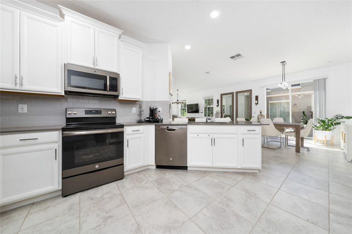 Image No.12-5 Bed Townhouse for sale