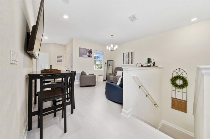 Image No.18-5 Bed Townhouse for sale