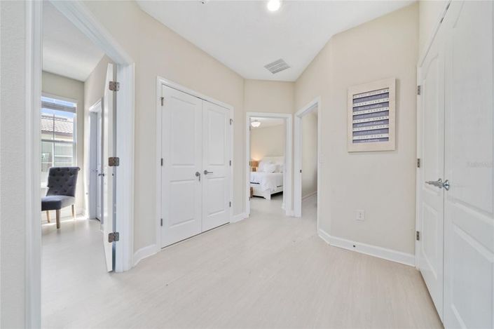 Image No.20-5 Bed Townhouse for sale