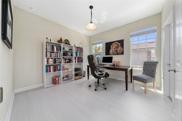 Image No.21-5 Bed Townhouse for sale