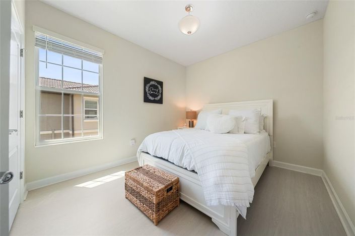 Image No.23-5 Bed Townhouse for sale