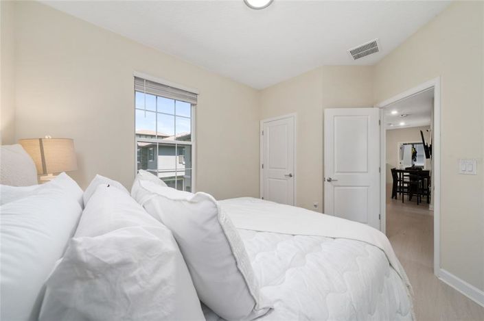 Image No.25-5 Bed Townhouse for sale