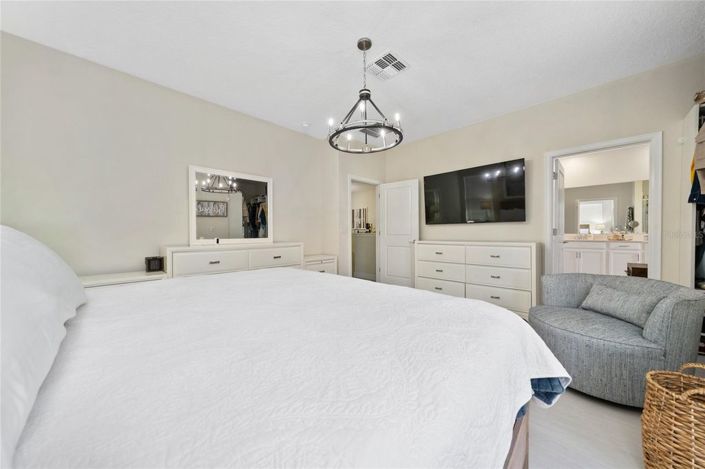 Image No.29-5 Bed Townhouse for sale