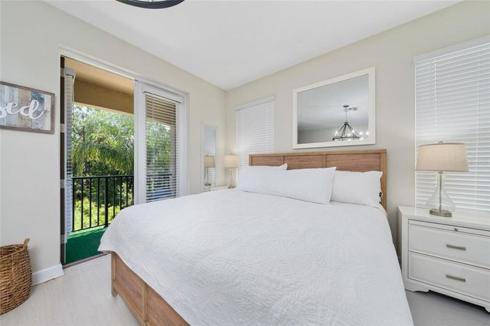 Image No.30-5 Bed Townhouse for sale