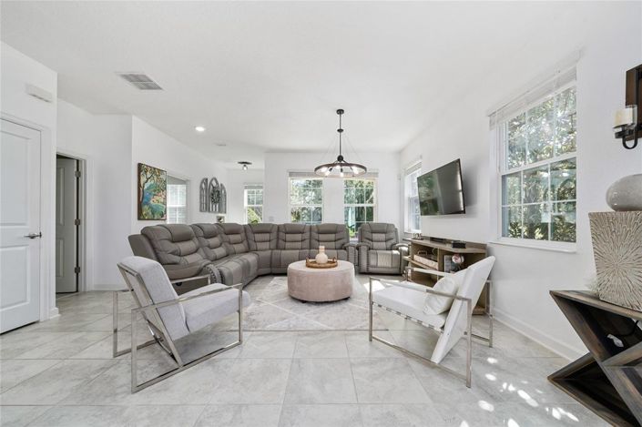 Image No.8-5 Bed Townhouse for sale