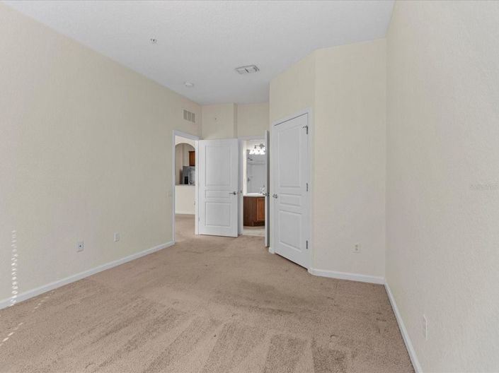 Image No.15-3 Bed Townhouse for sale