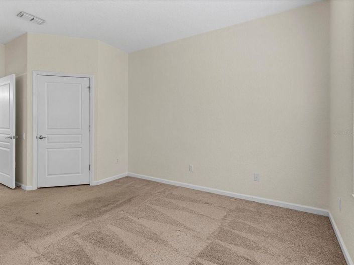 Image No.16-3 Bed Townhouse for sale