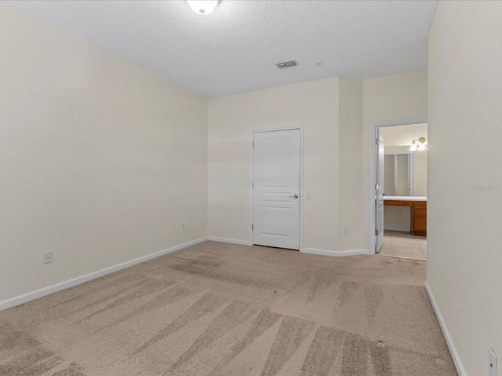 Image No.21-3 Bed Townhouse for sale