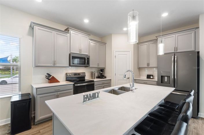 Image No.12-3 Bed Property for sale