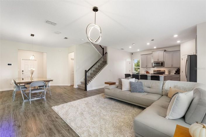 Image No.10-3 Bed House for sale