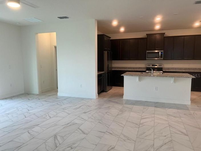 Image No.10-4 Bed House for sale