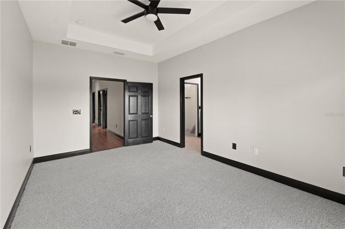 Image No.13-4 Bed Townhouse for sale