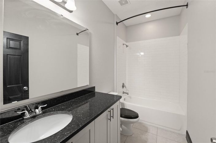 Image No.16-4 Bed Townhouse for sale