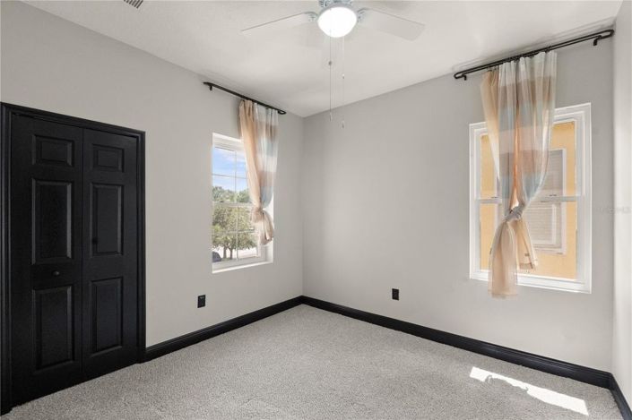 Image No.17-4 Bed Townhouse for sale