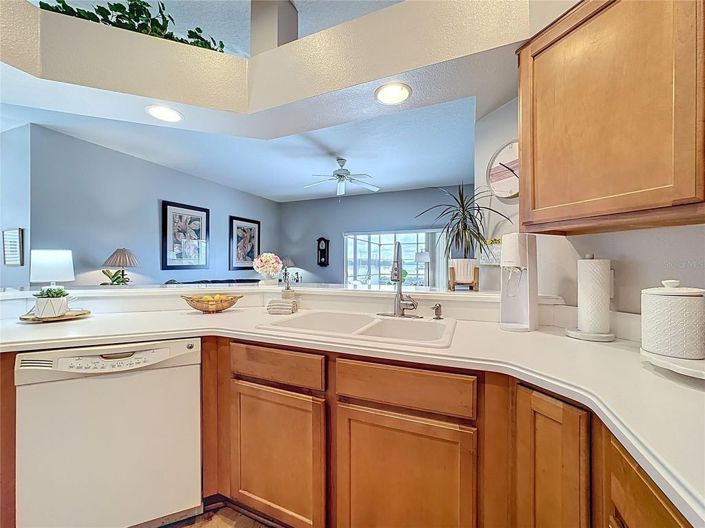 Image No.15-5 Bed House for sale