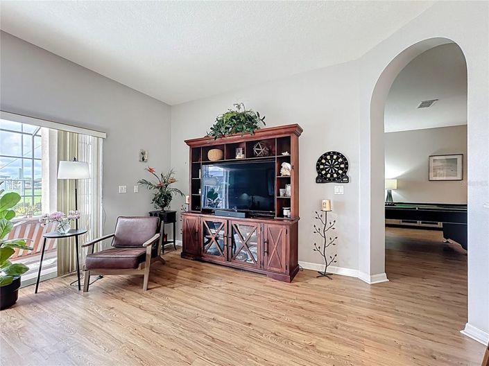 Image No.18-5 Bed House for sale