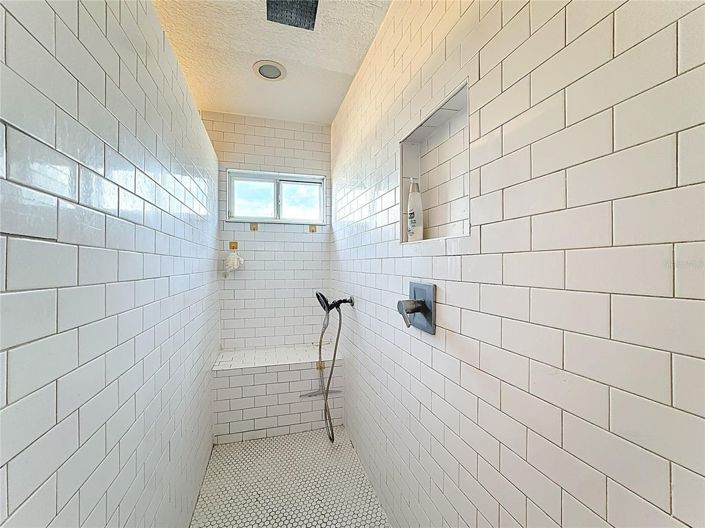 Image No.24-5 Bed House for sale