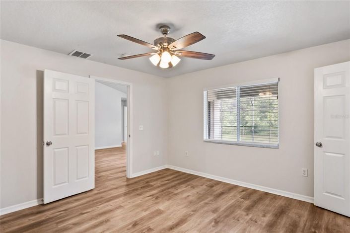 Image No.12-4 Bed House for sale