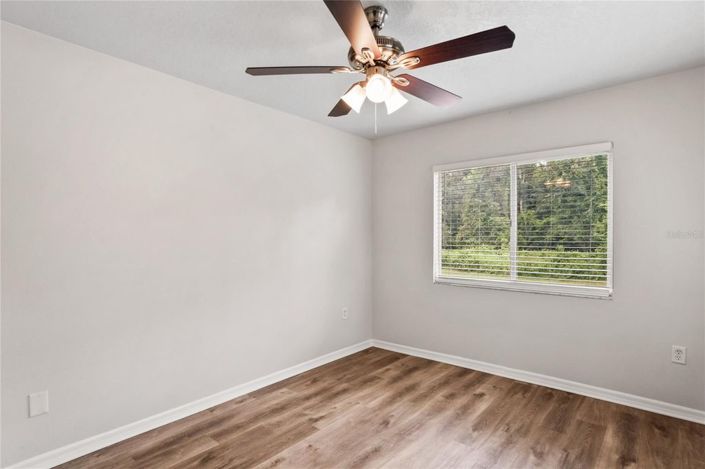 Image No.15-4 Bed House for sale