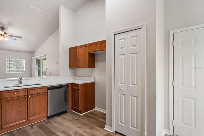 Image No.8-4 Bed House for sale