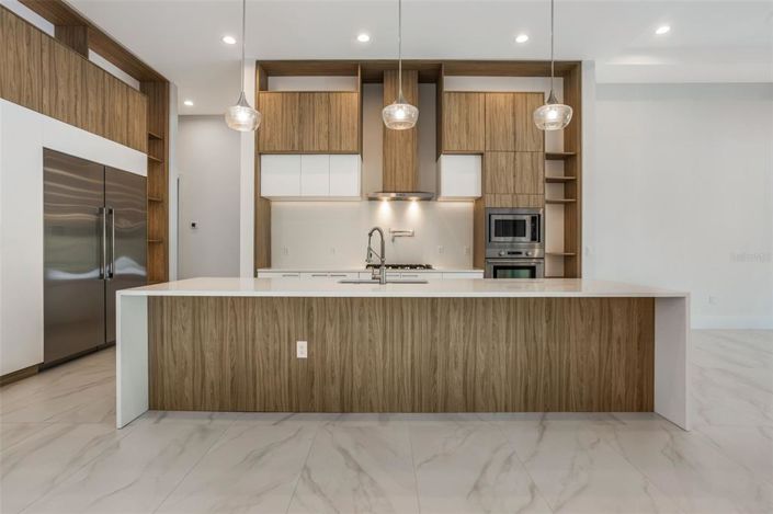 Image No.11-5 Bed House for sale