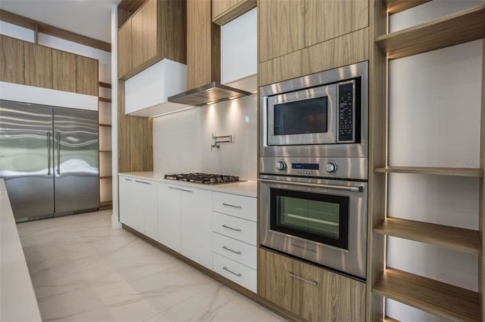 Image No.14-5 Bed House for sale