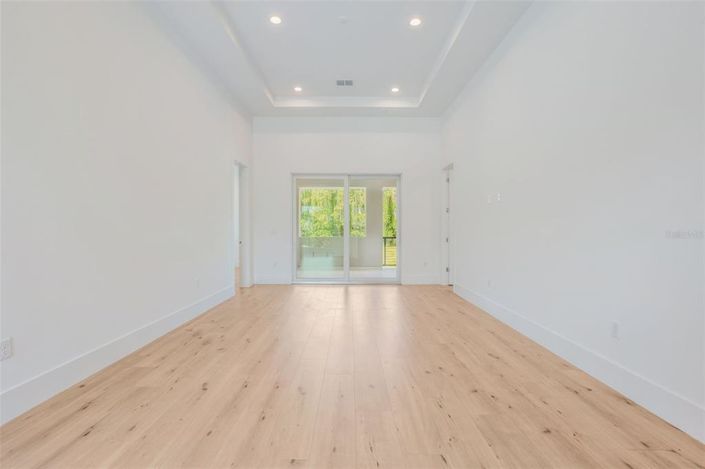 Image No.21-5 Bed House for sale