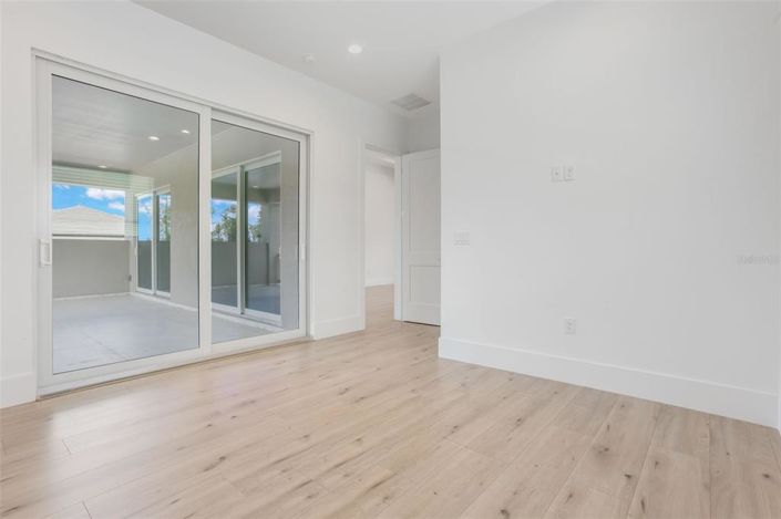 Image No.32-5 Bed House for sale