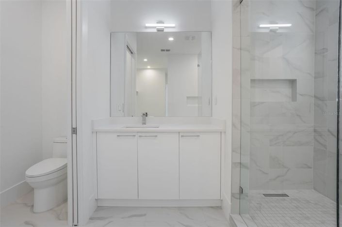 Image No.35-5 Bed House for sale