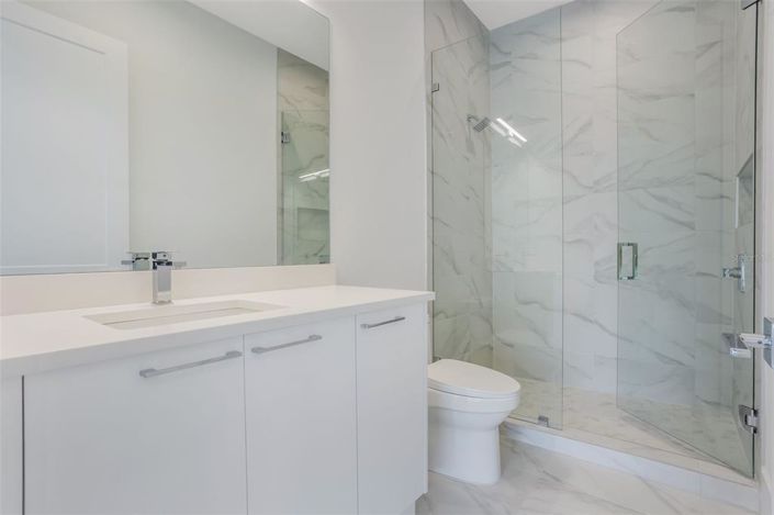 Image No.38-5 Bed House for sale